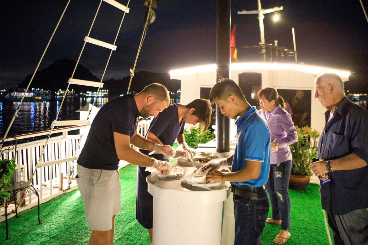 Hotel Charm Boutique Cruise Ha Long Exterior foto