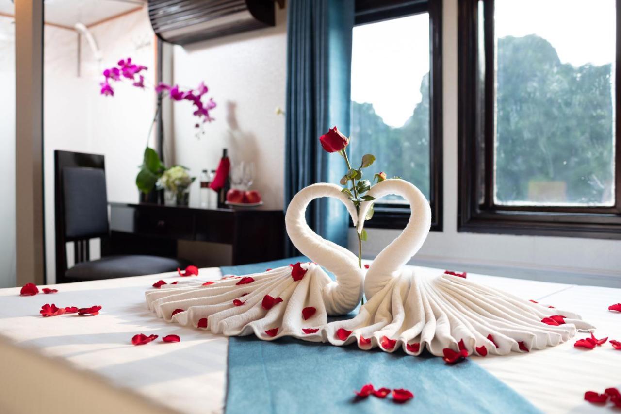 Hotel Charm Boutique Cruise Ha Long Exterior foto