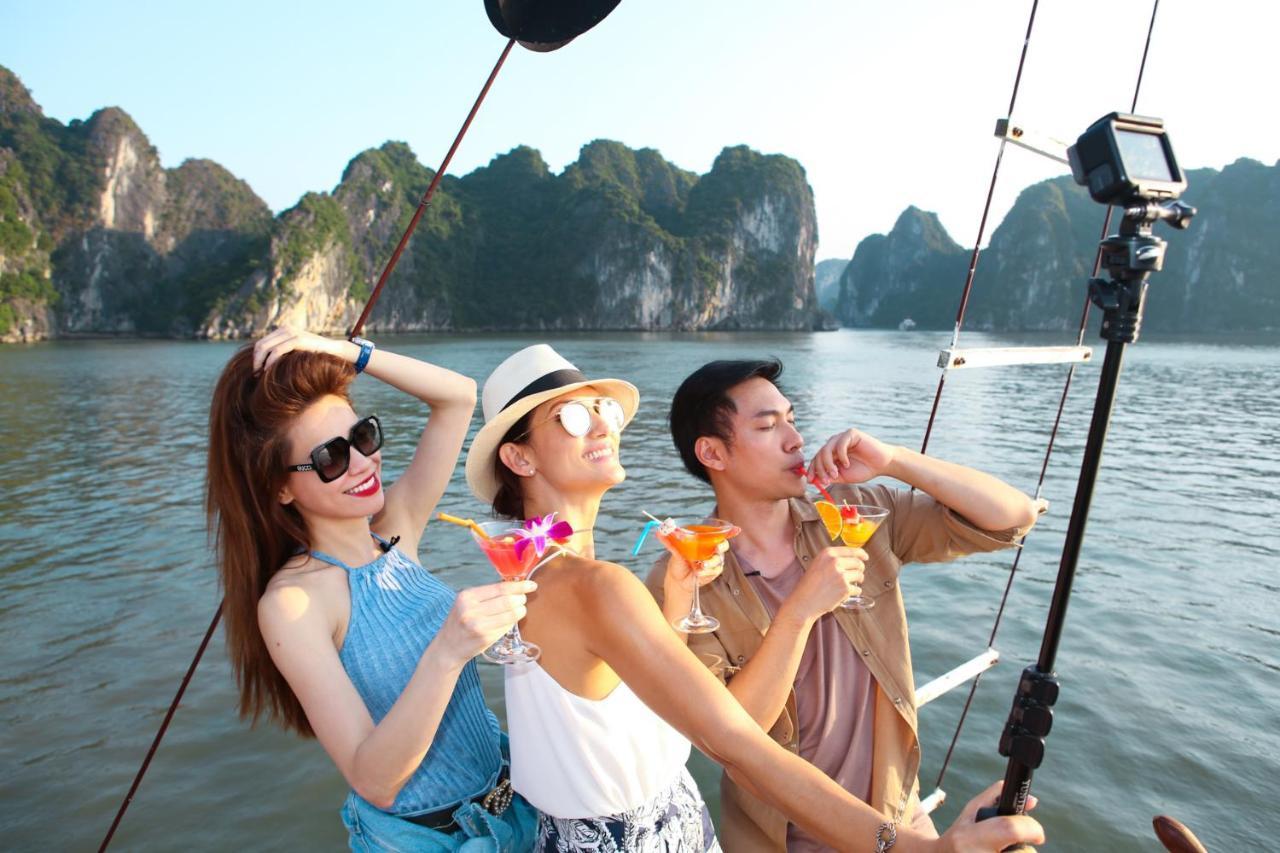 Hotel Charm Boutique Cruise Ha Long Exterior foto